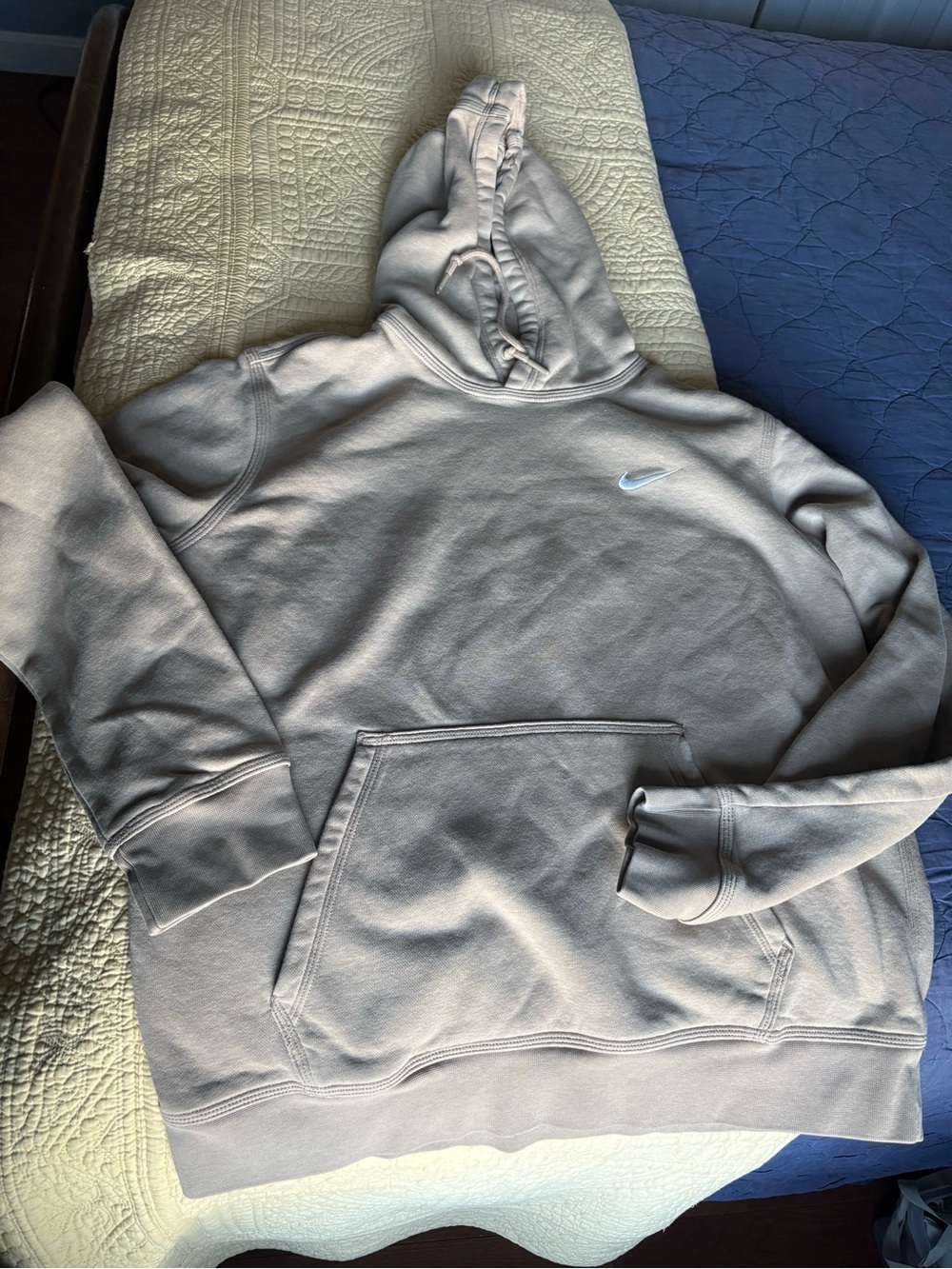 Nike Men’s Tan Pullover Hoodie Sweatshirt